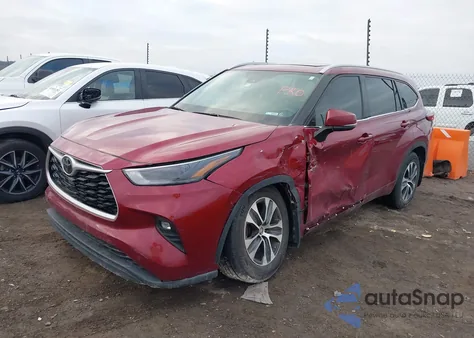 2022 Toyota Highlander Xle z USA, uszkodzony, nr VIN 5TDGZRAH2NS091757